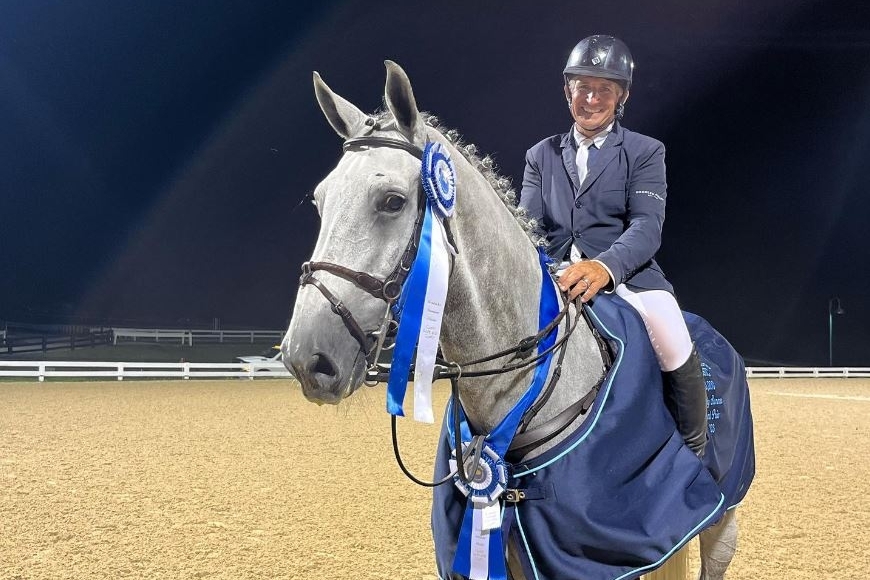 Aaron Vale et Constantin de Hus, nouvelles 