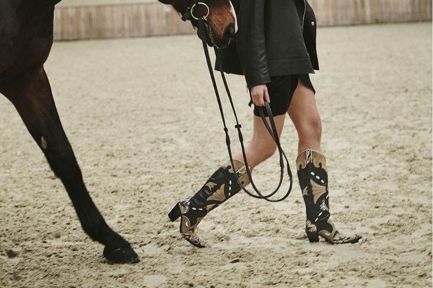 La marque de mode Freelance Paris a choisi le Haras de Hus pour ce shooting...